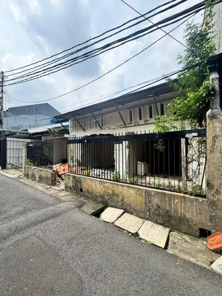 DISEWAKAN TANAH DENGAN BANGUNAN – TEBET