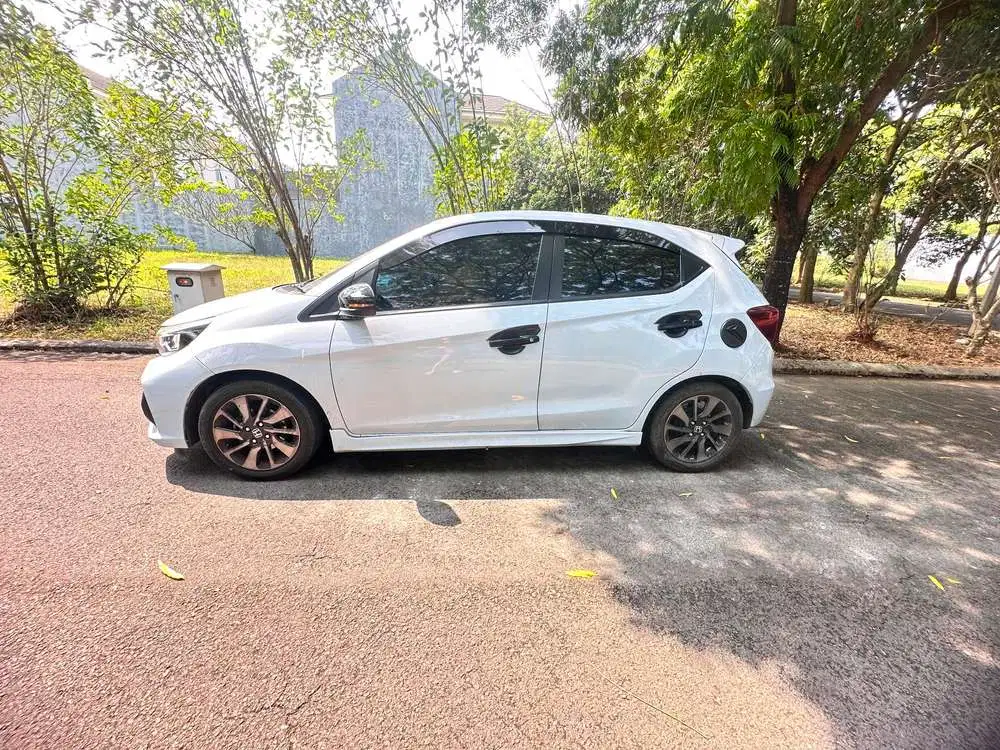 Take Over Mobil Lunas Honda Brio RS 2023 Model Facelift-Grill Besar