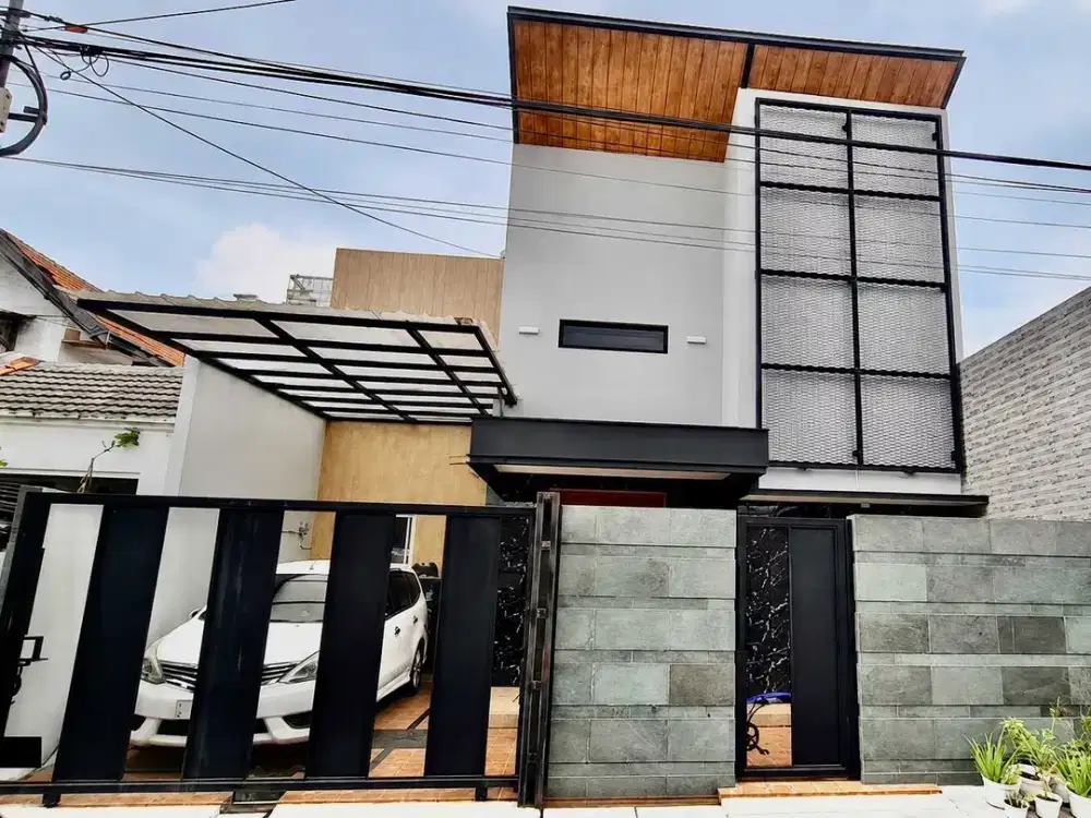 DIJUAL RUMAH SIMPANG DARMO PERMAI SELATAN 2LT 4KT FURNISH DEKAT TOL PAKUWON INDAH