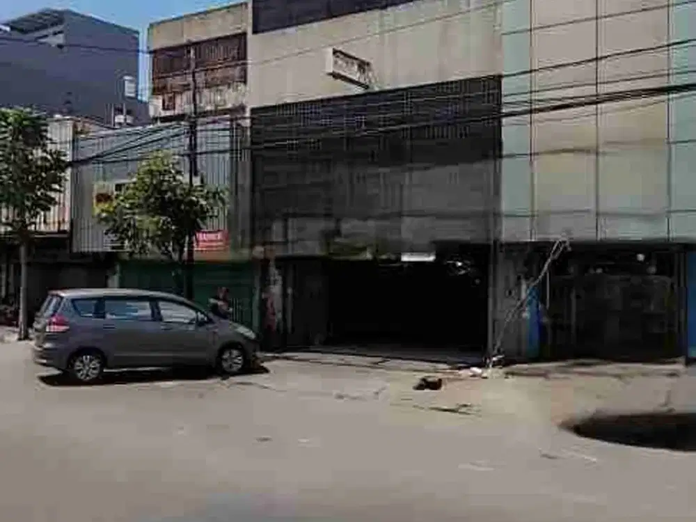 DI JUAL MURAH RUKO 5LT LOKASI 0 JALAN RAYA KEDUNGDORO SURABAYA

LT 290m²
Dimensi depan 8x30
           Samping 5x10
Bentuk L terbalik
Full bangunan
Depan 5 lantai
Samping 4,5 lantai
KT samping 8+1
KM toko 10+1
       samping 9+1
PLN 8800watt
SHM ~ Barat