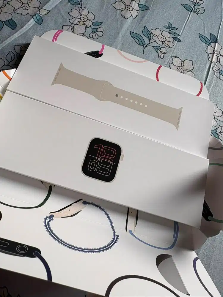 Apple watch series SE 3 40mm Starlight