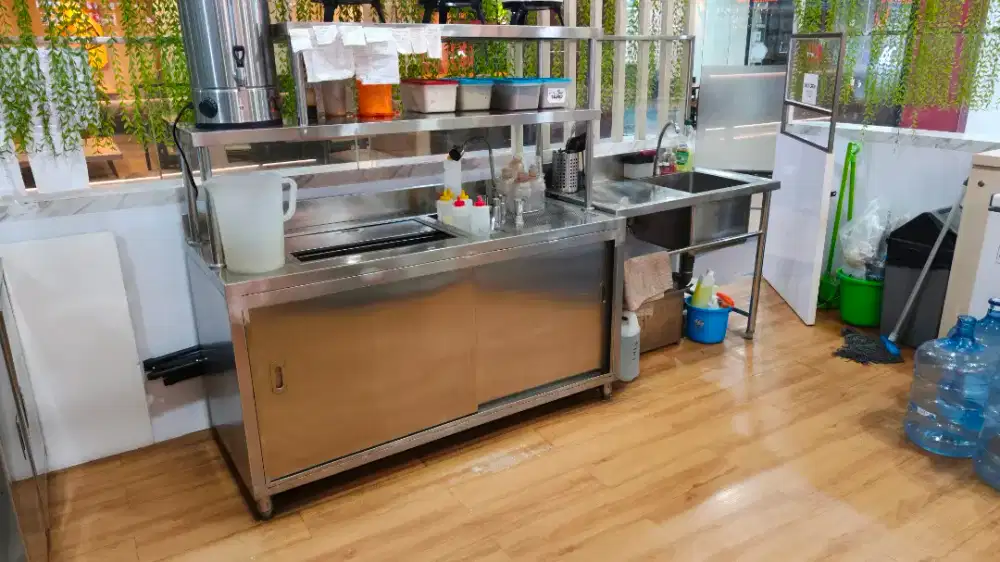 Booth dan perabot stainless