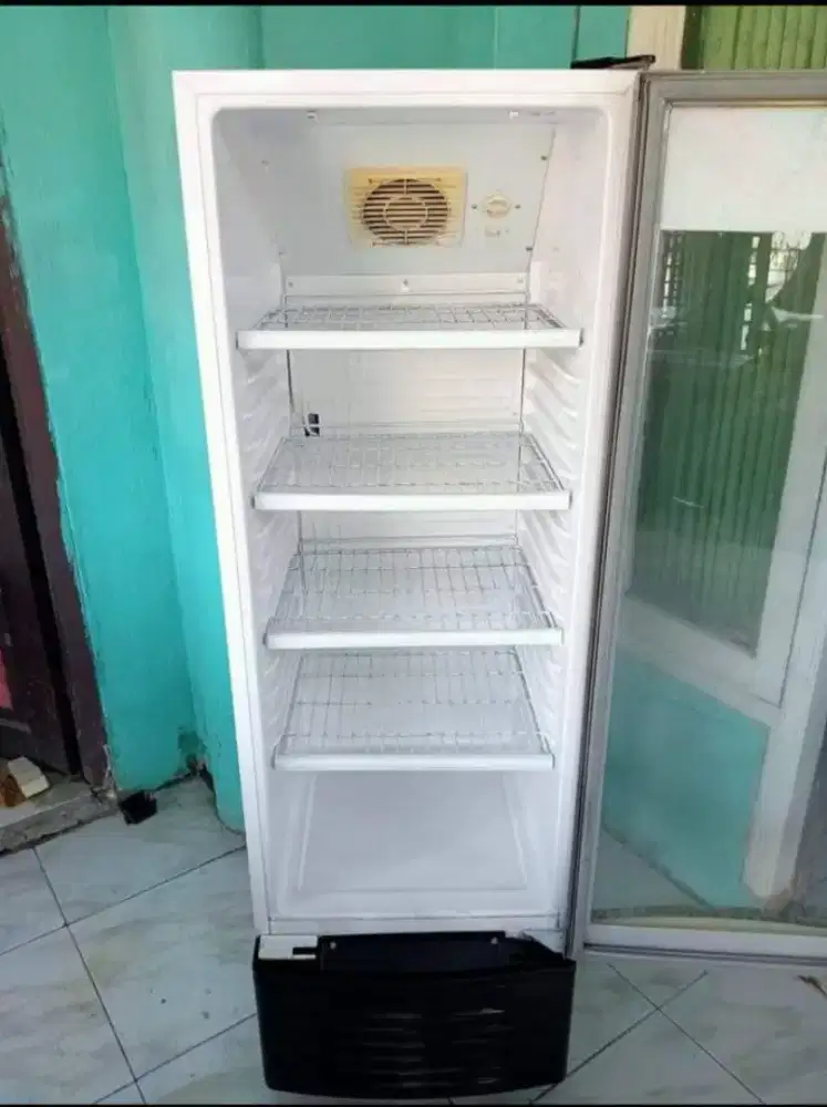 Showcase rsa 1pintu