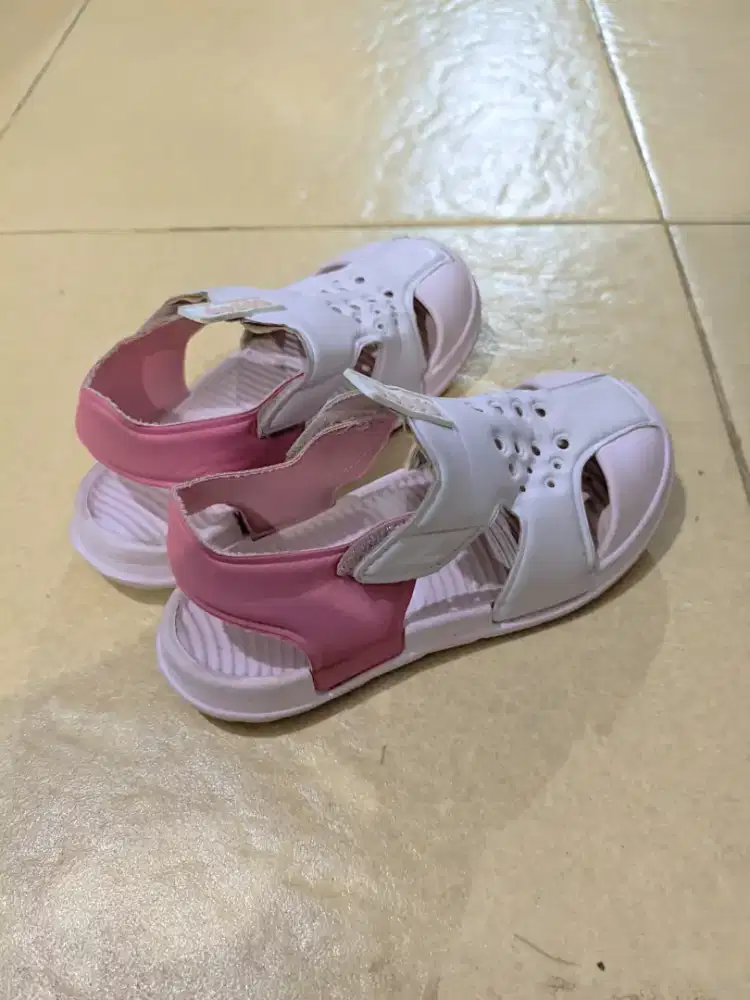 Sepatu Sandal Anak Diadora pink