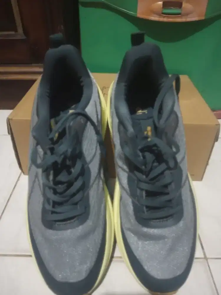 Diadora size 42