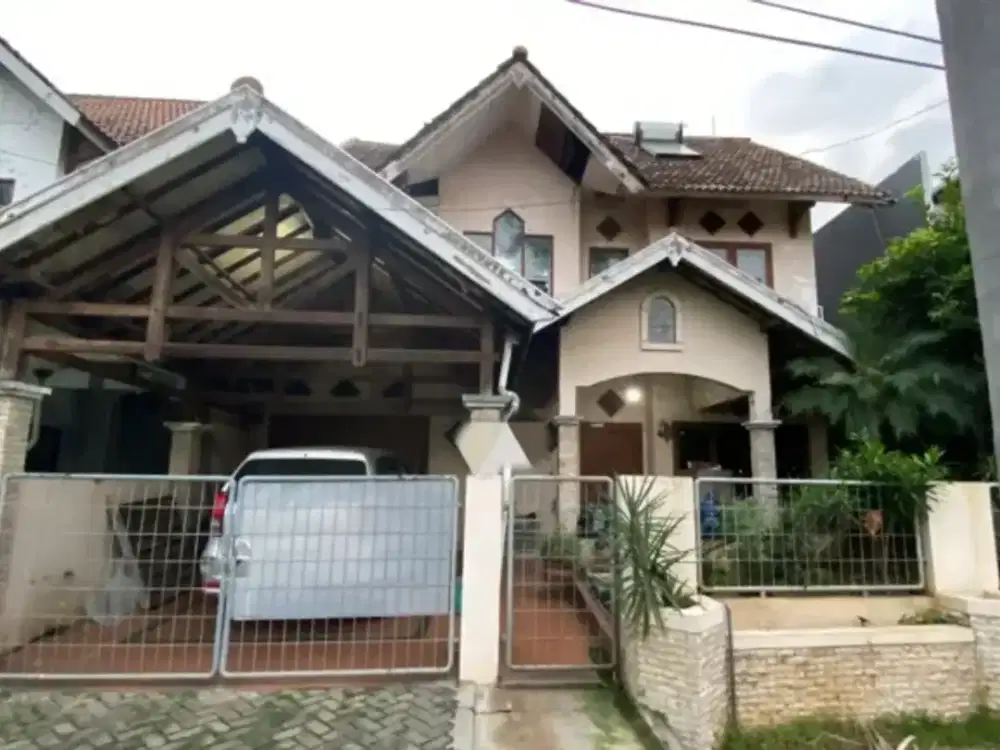 Rumah Luas di Jalan Utama Kemang Pratama 2 Bekasi