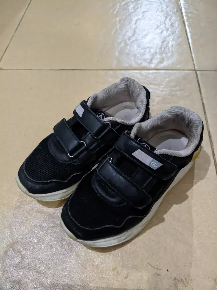 Sepatu Dans Anak sekolah