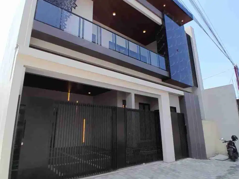 RUMAH BARU MEWAH MODERN dekat KAMPUS UGM - dekat JL. Damai di Jl. Kaliurang km 8,5