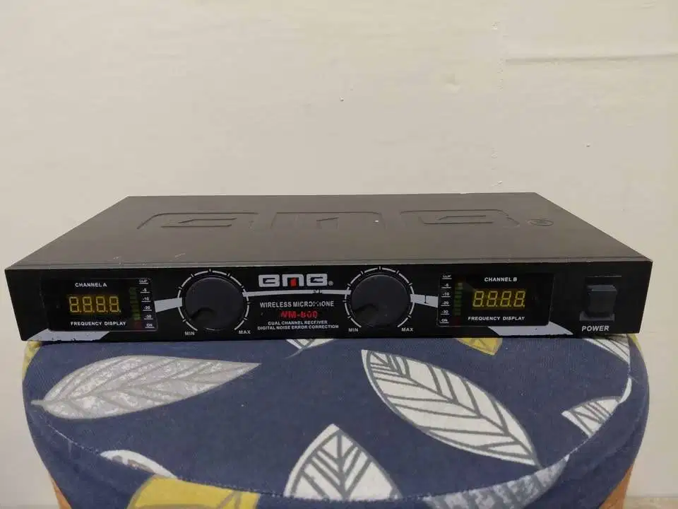 BMB WM-800 WIRELESS RECEIVER