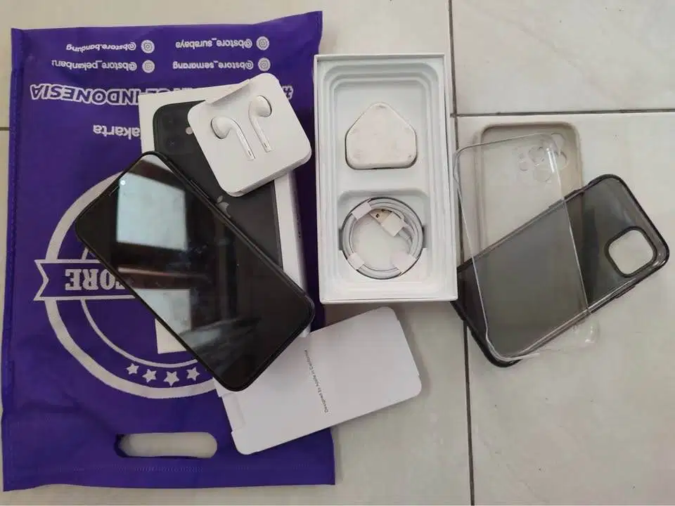 IPhone 11 64gb inter beacukai dualsim (matot)