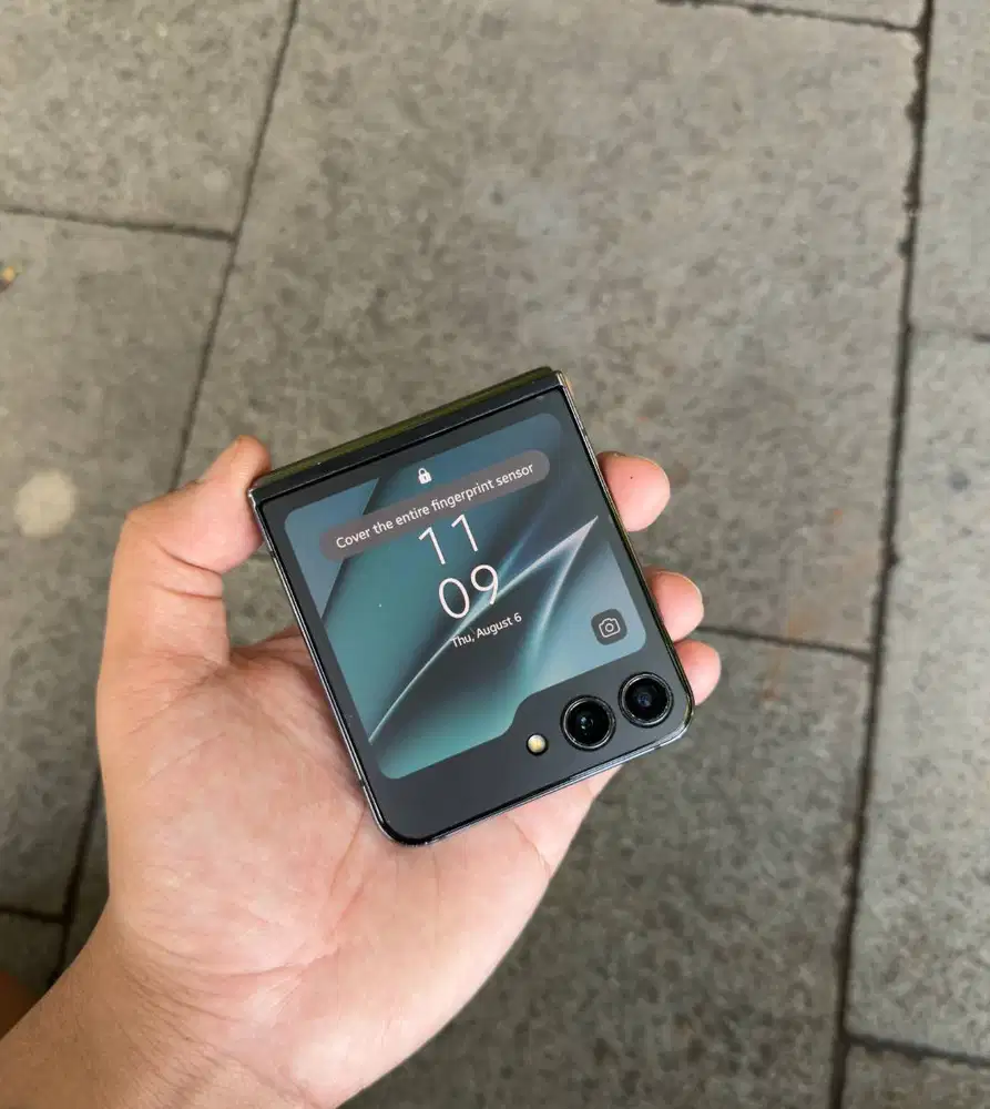 Samsung Z Flip5 8/256 Graphite