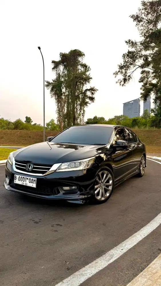 Honda Accord 2015 CR2 VTIL top spec