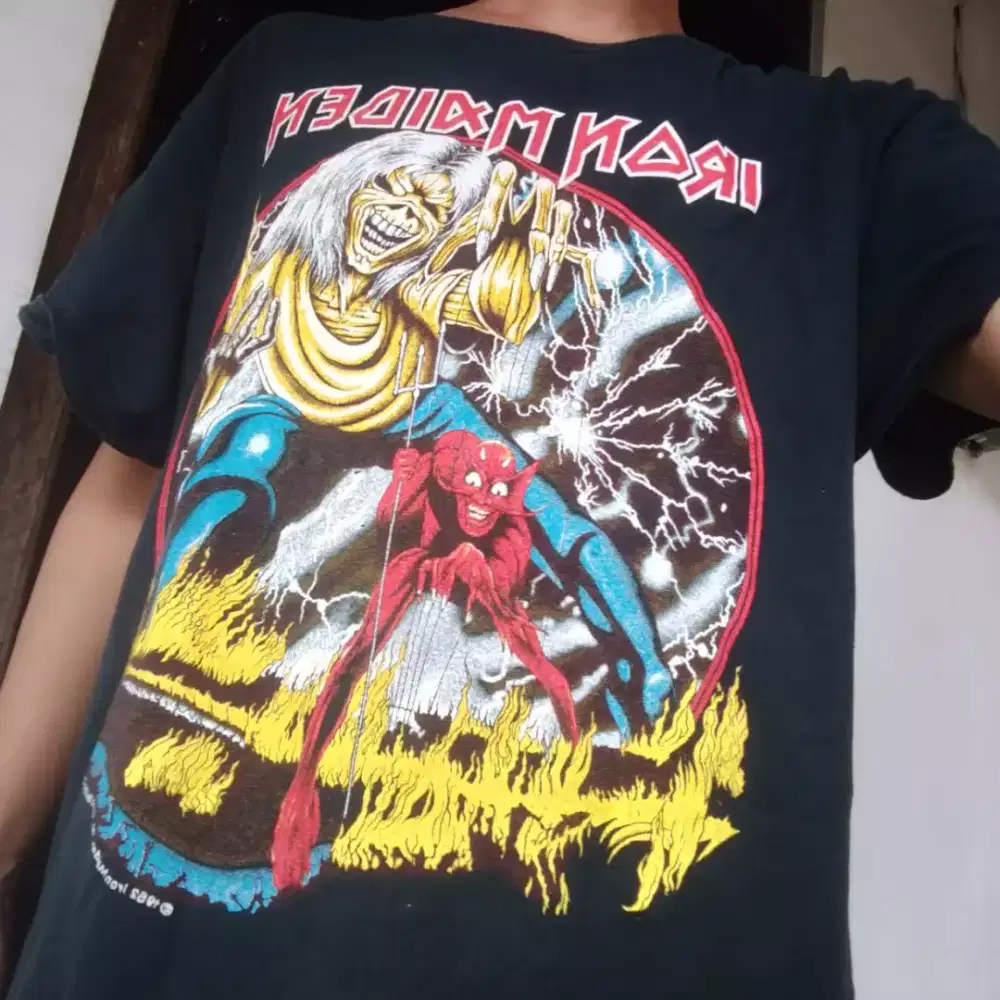 VINTAGE 1982 IRON MAIDEN RESIZE XL