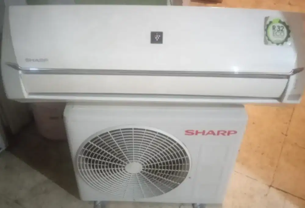 Jual ac sharp 1 pk R 32 lowwat 700 wat kondisi 95% ori semua