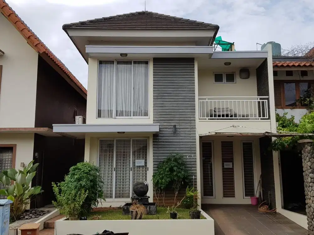 DISEWAKAN Rumah Tanpa Perantara Di Villa Cendana 2 1/2 Lantai