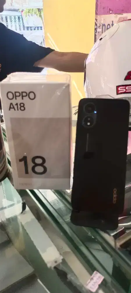 2nd : Oppo A18 4/128 4G mulus