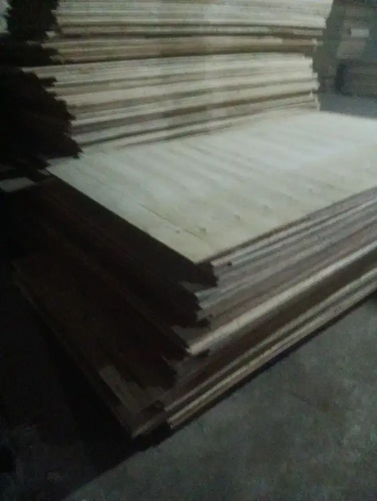 Triplek bekas cocok untuk begesting dan lain