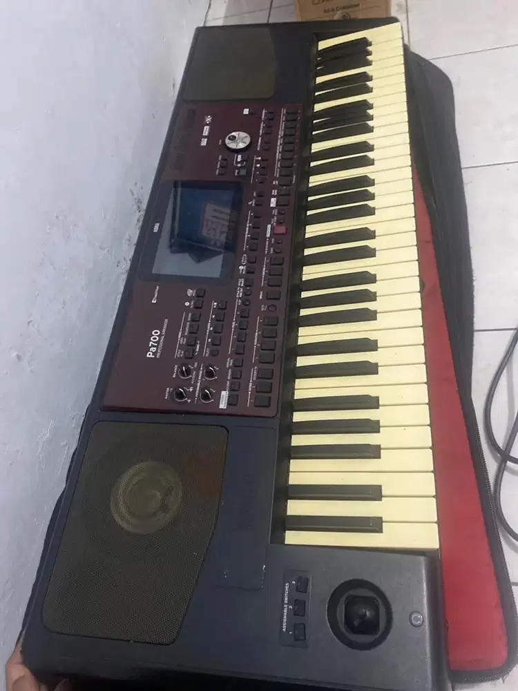 Korg Pa700 bekas