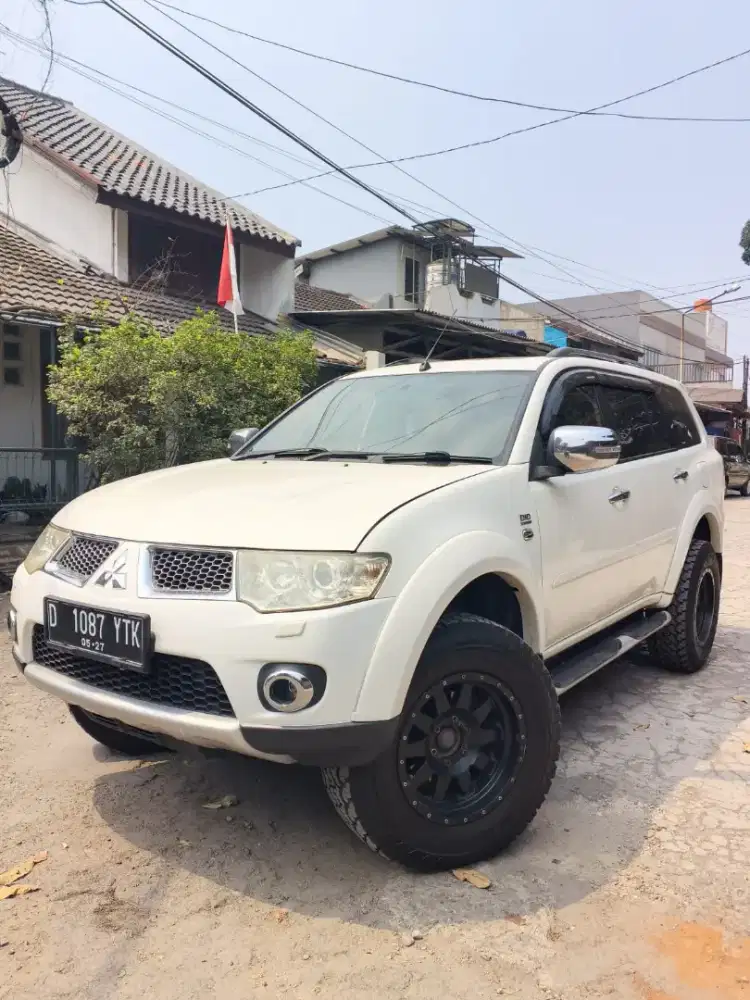MITSUBISHI PAJERO SPORT DAKAR 2.5 (4x4) MATIC 2011 PUTIH TOP BANGET !!