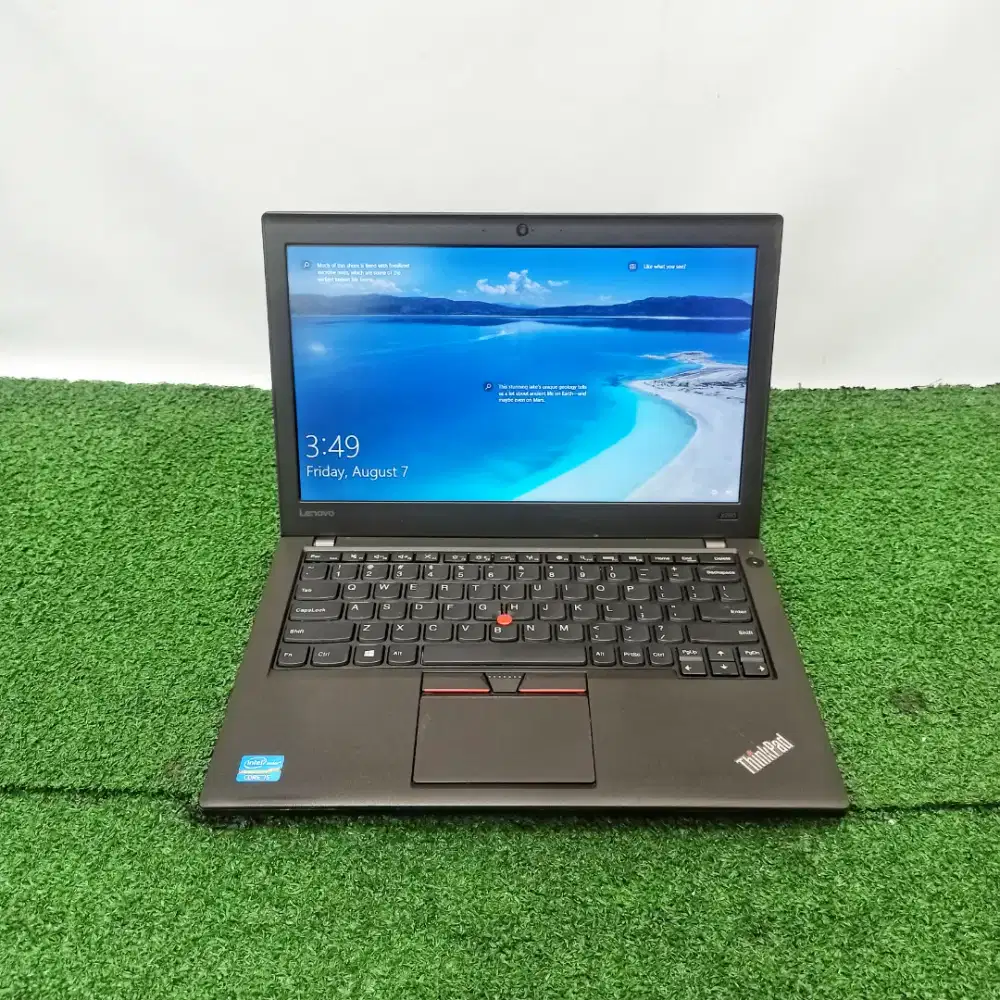 Lenovo thinkpad X260 core i5 gen 6 RAM 8GB SSD 256GB bekas