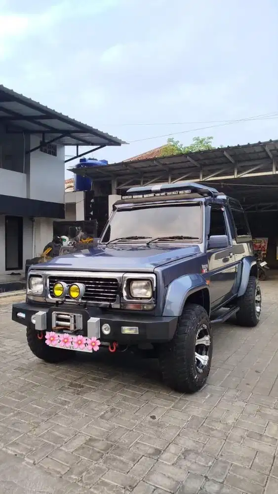 Rocky klasik dengan tampilan gagah,