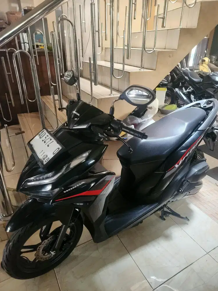 Vario 125 k2v hitam glosy 2023 gbm