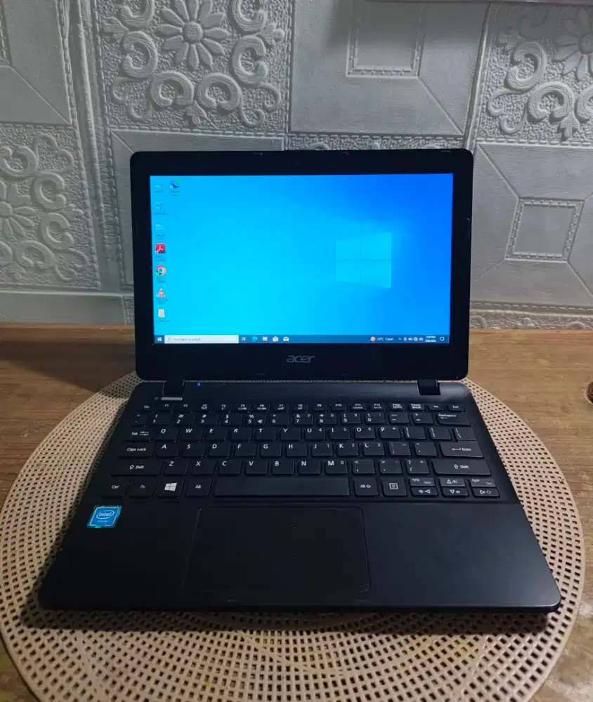 Laptop Acer Travelmate 11 inch Ringan