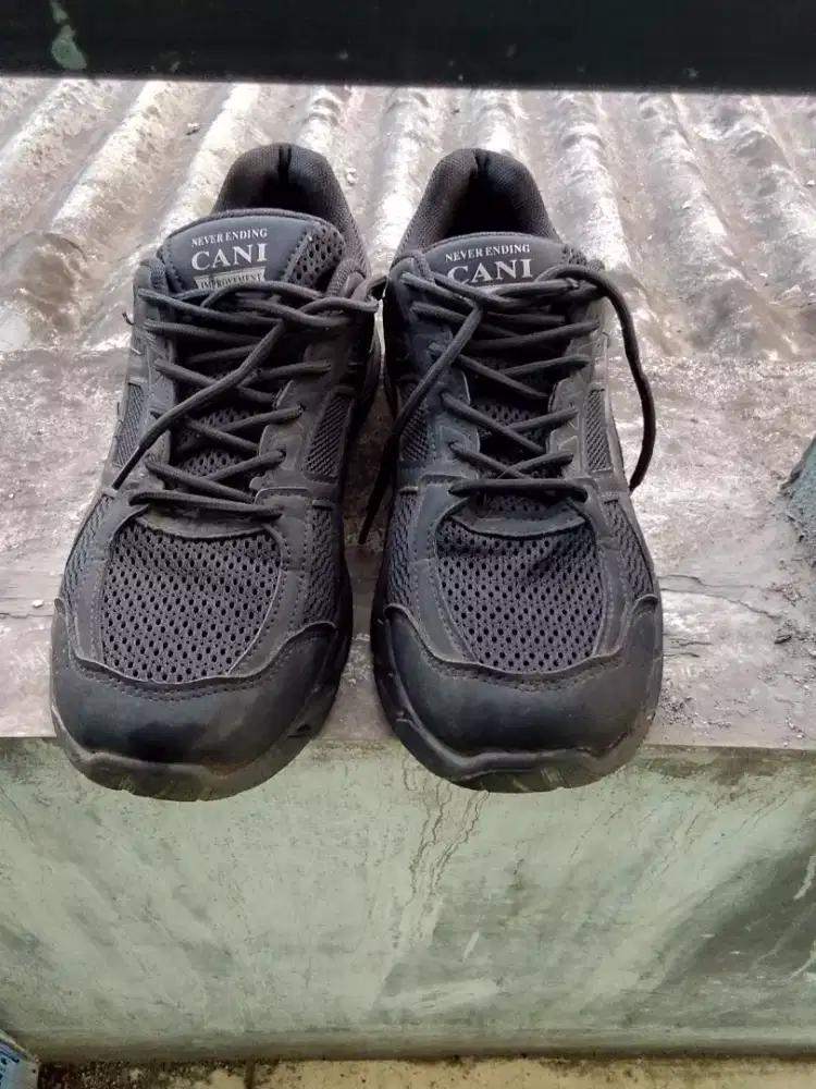 Sepatu Size 42 full black