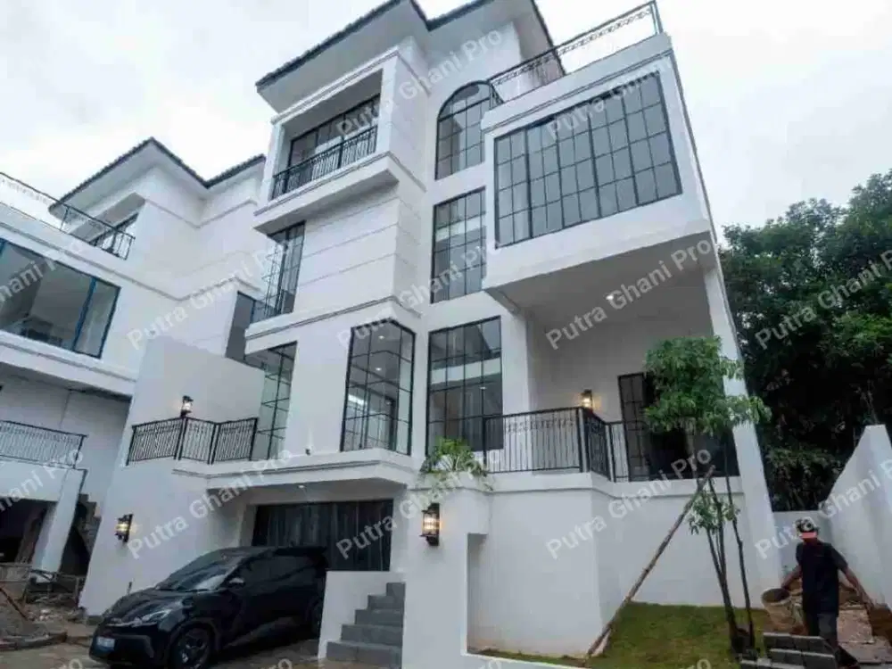 Rumah Mewah Privat Pool, Strategis Dekat Toll Cilandak