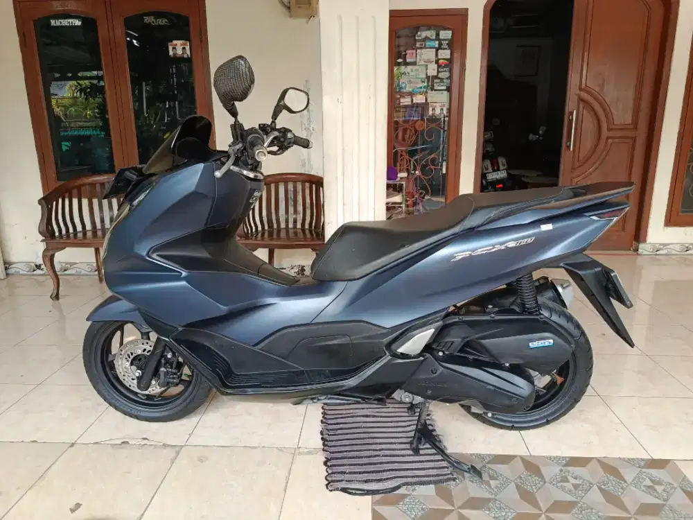 Honda pcx cbs tahun 2023