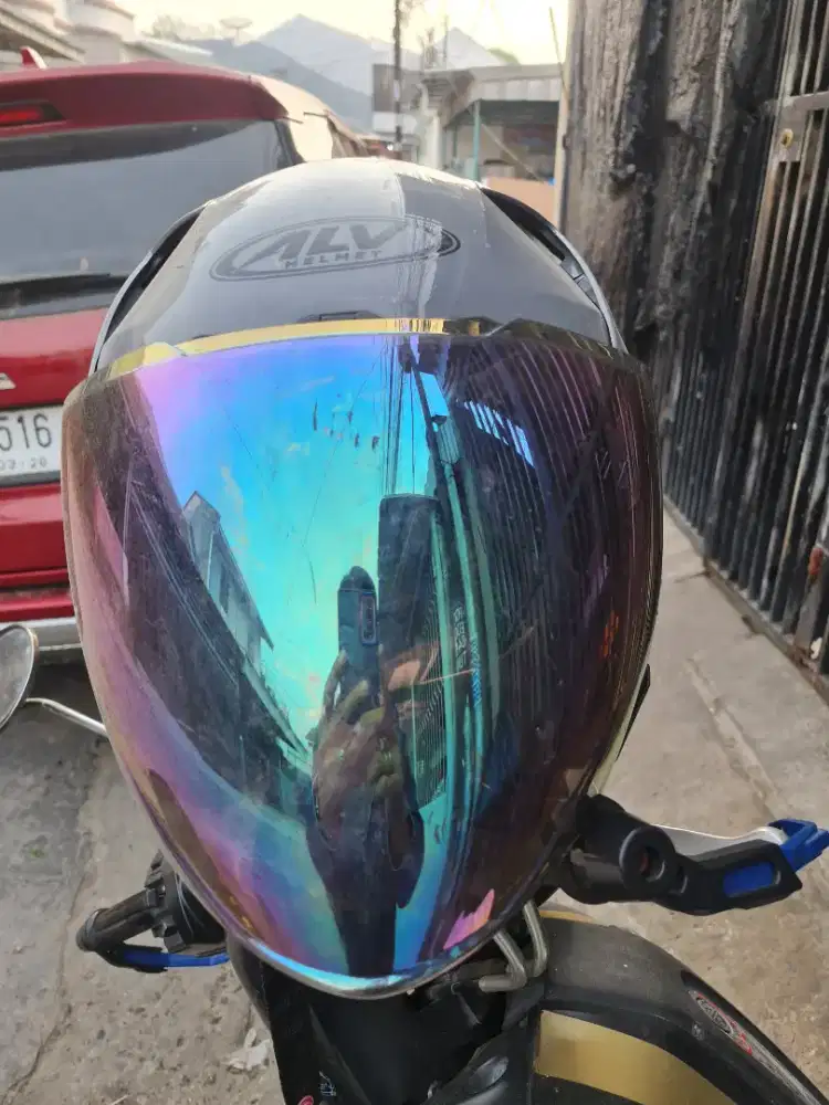 Helm alv ultron apa ada nya