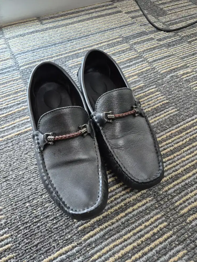 Sepatu gino mariani