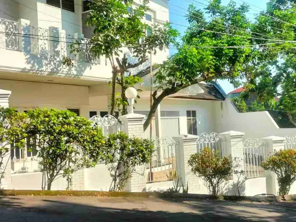 RUMAH LUAS DI BUKIT SARI SUMURBOTO BANYUMANIK SEMARANG