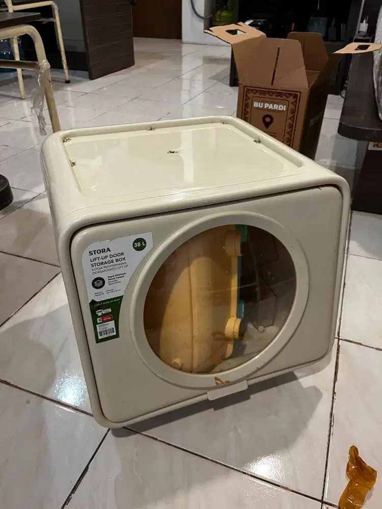 Box Storage Stora. 38 L. Lift Up Door