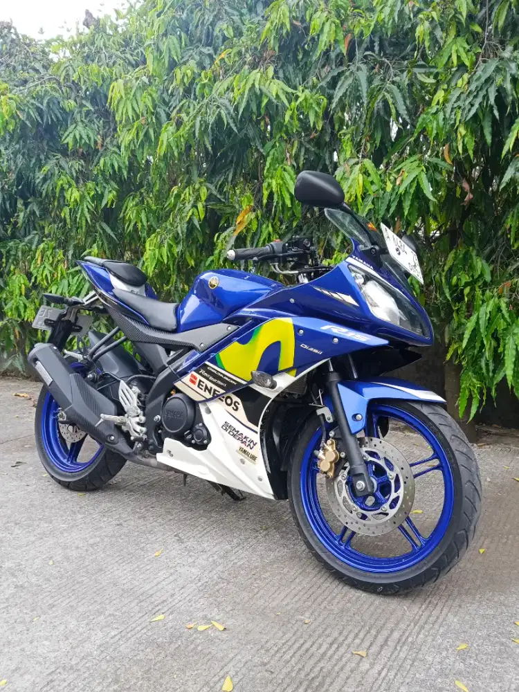 Yamaha R15 V2 MOVISTAR 2016 GRESS seperti baru