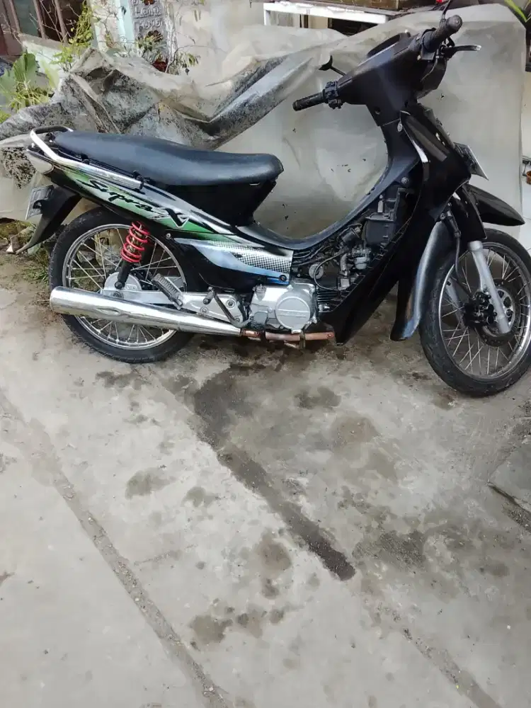 Supra x warna hitam