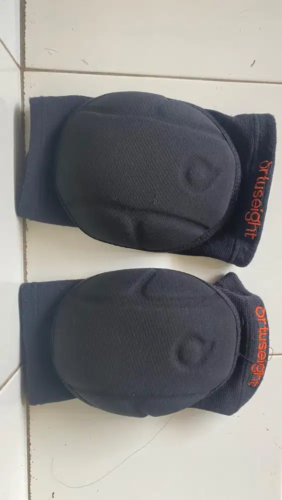 Knee pad ortuseight
