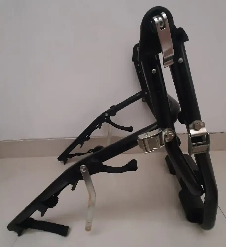 BU: RAK SEPEDA-MOBIL TBR ST-05 MADE IN TAIWAN - MUAT 2-3 SEPEDA