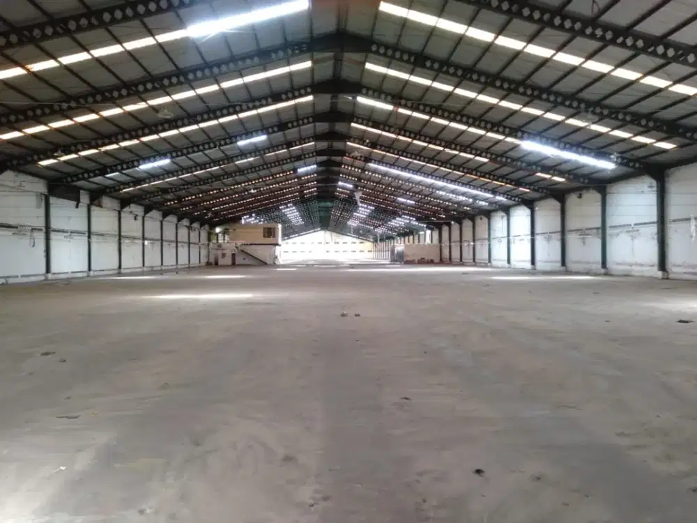 Dijual Gudang Lawang, Malang Luas 12.035 m2 Kontainer 20 feet dan tronton