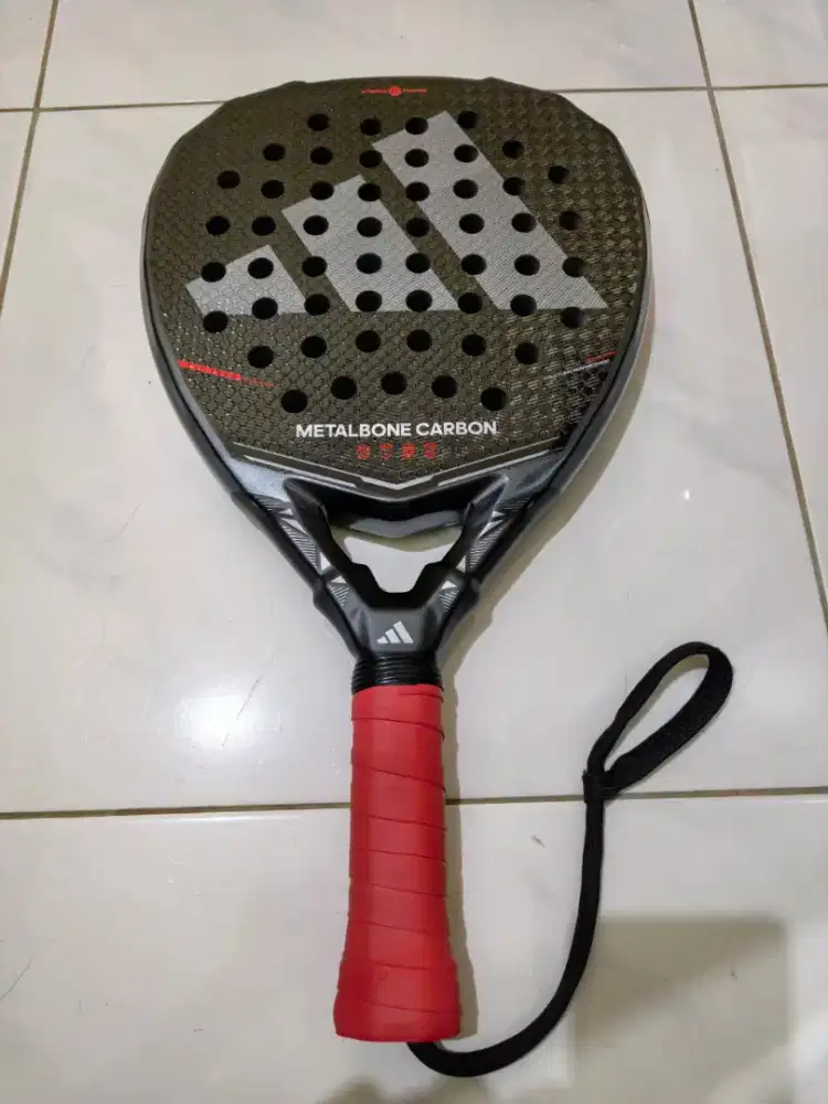 Raket padel Adidas Metalbone Carbon 2026