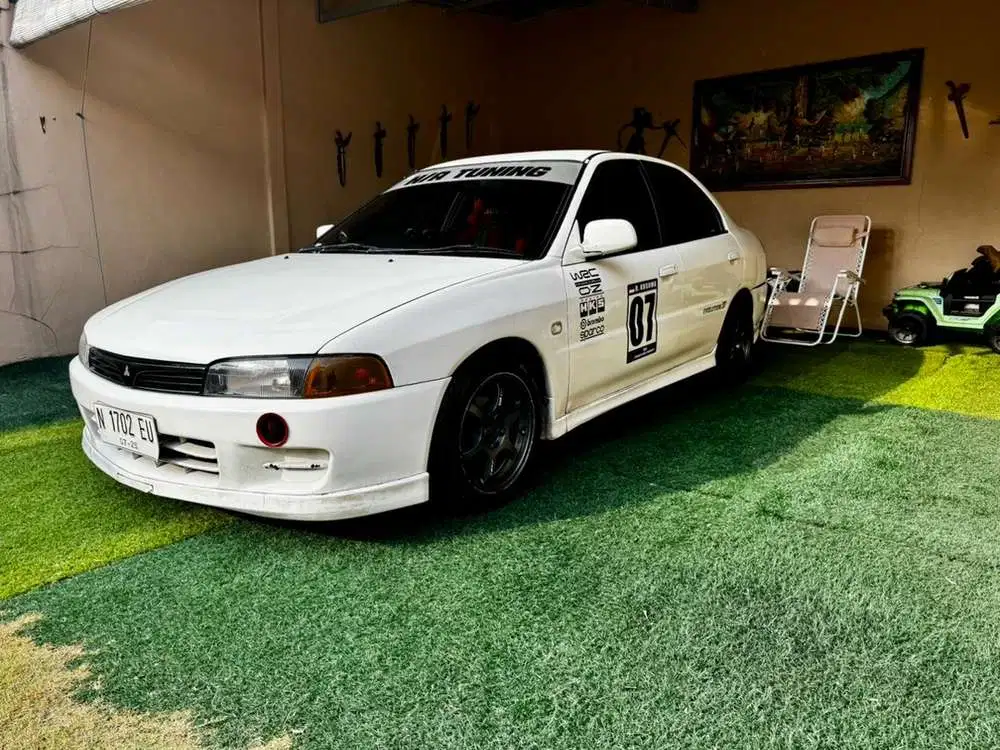 Mitsubishi Lancer 2000 Bensin