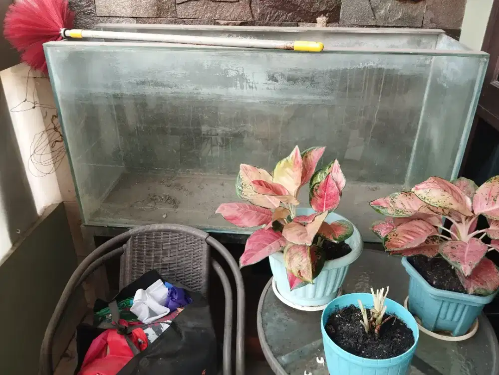 Aquarium dan kaki alumunium