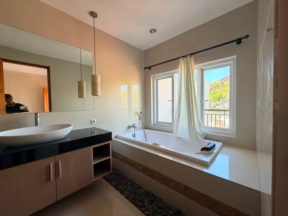 VILLA MODERN DI PUSAT KERAMAIAN PETITENGET, SEMINYAK - Thumbnail 4