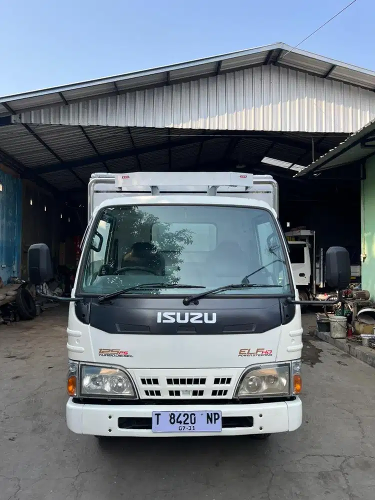 Dijual Isuzu elf nkr71 HD 2011