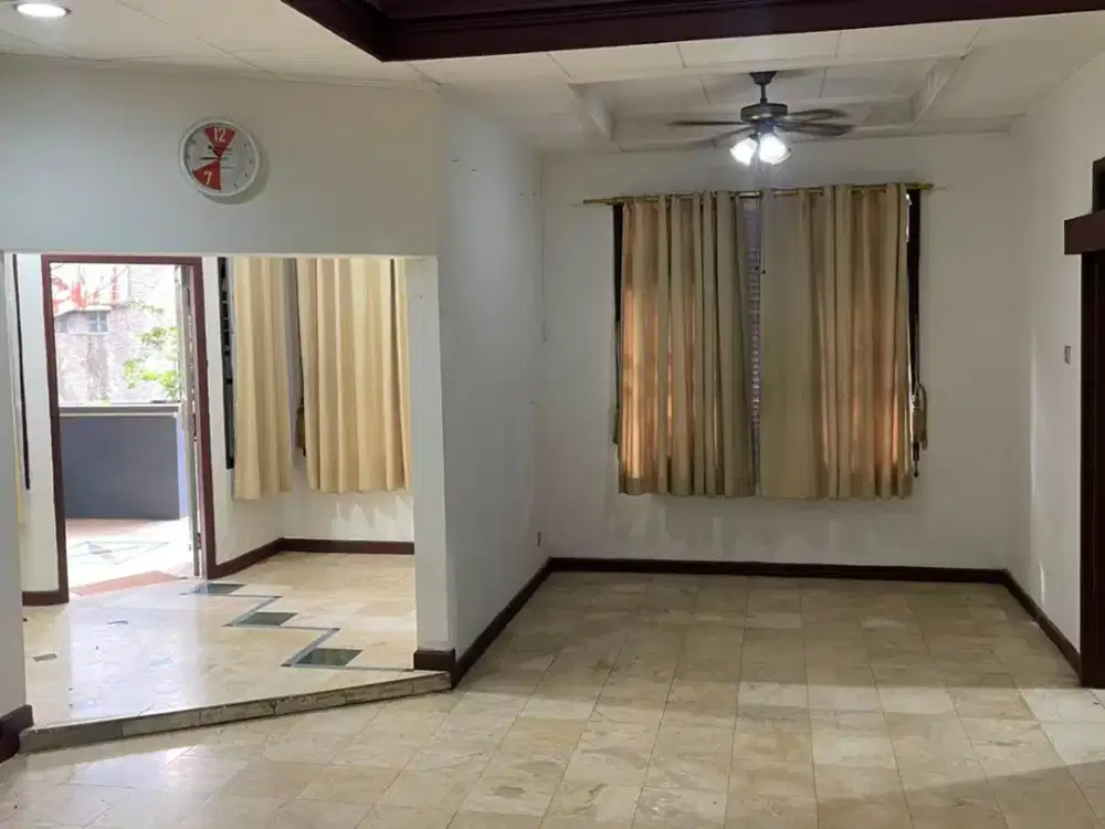 Disewakan Rumah atau Tempat Usaha Siap Huni Minimalis Lokasi Strategis di Sukamenak Bandung