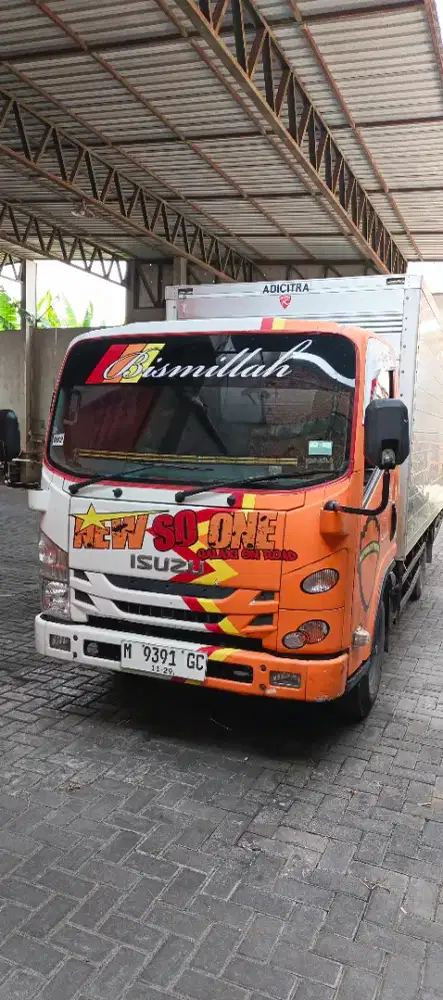 Di jual segera truk box isuzu