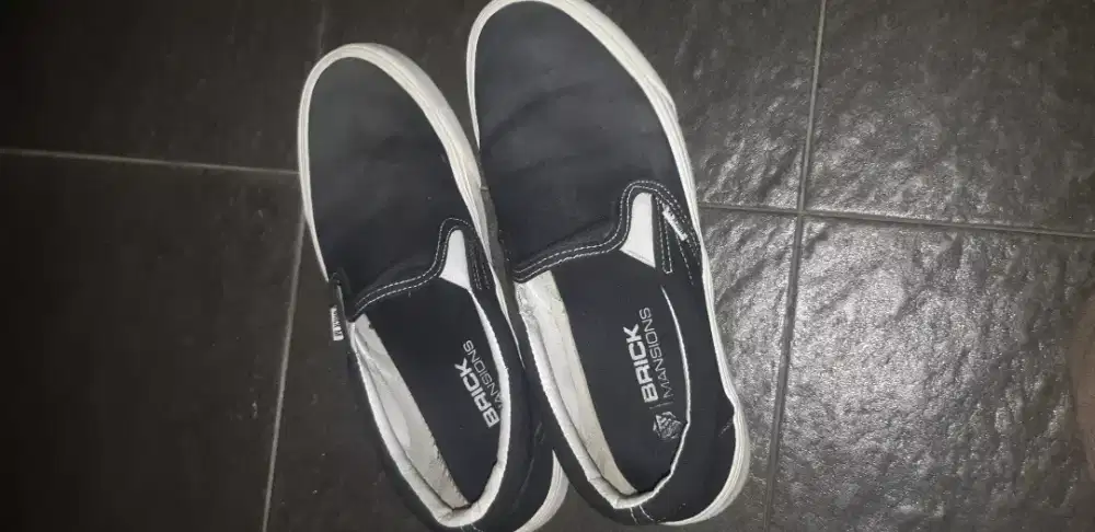 BRICK MANSIONS SIZE 43