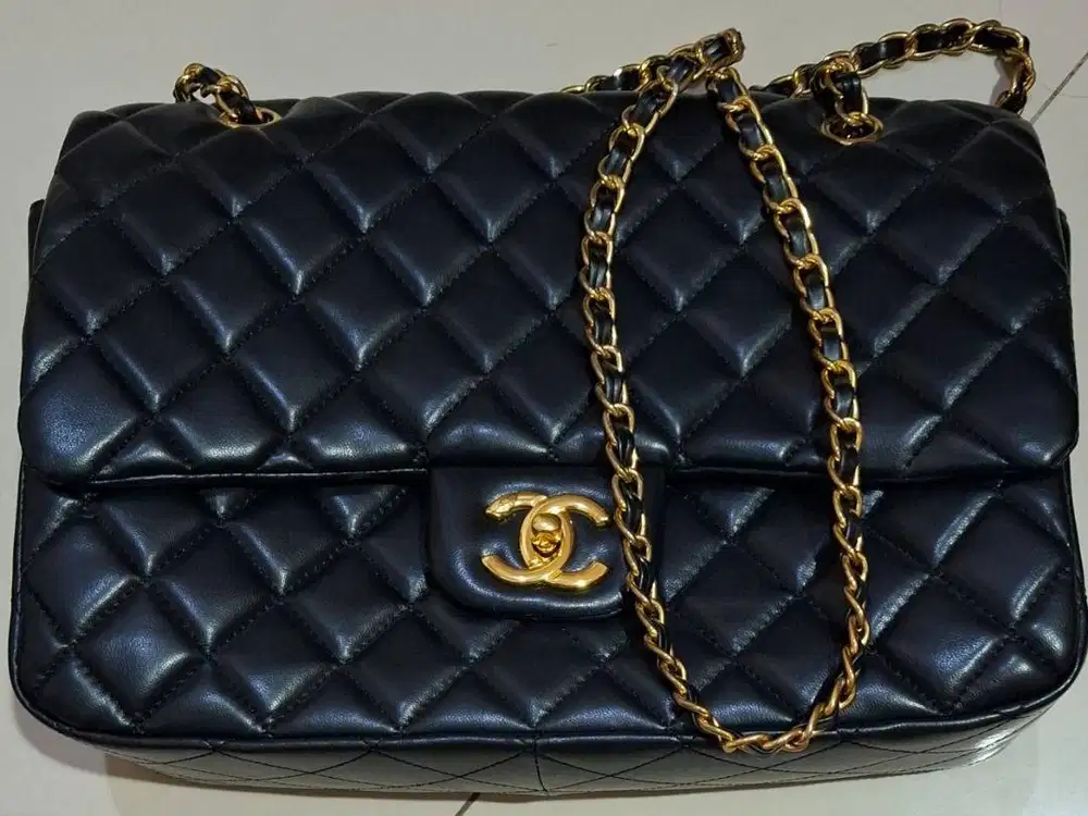 Tas Chanel hitam size 30