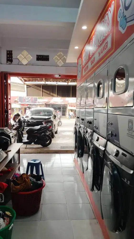 Dijual 2 Stack Mesin Cuci dan Pengering Laundry