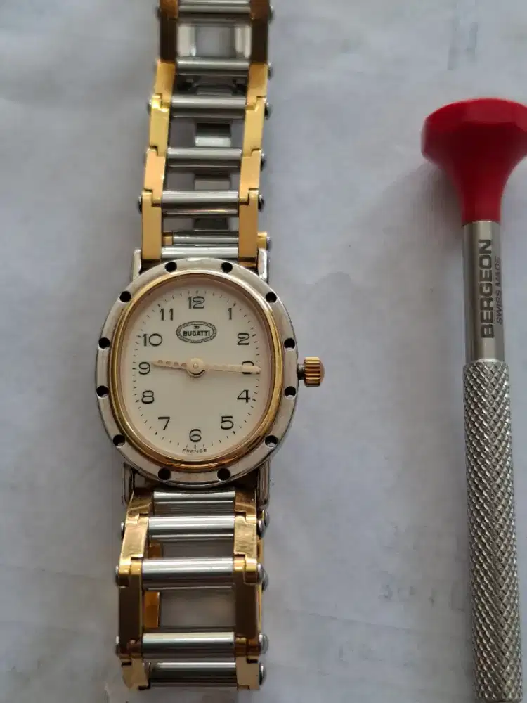 Jam tangan buggati
